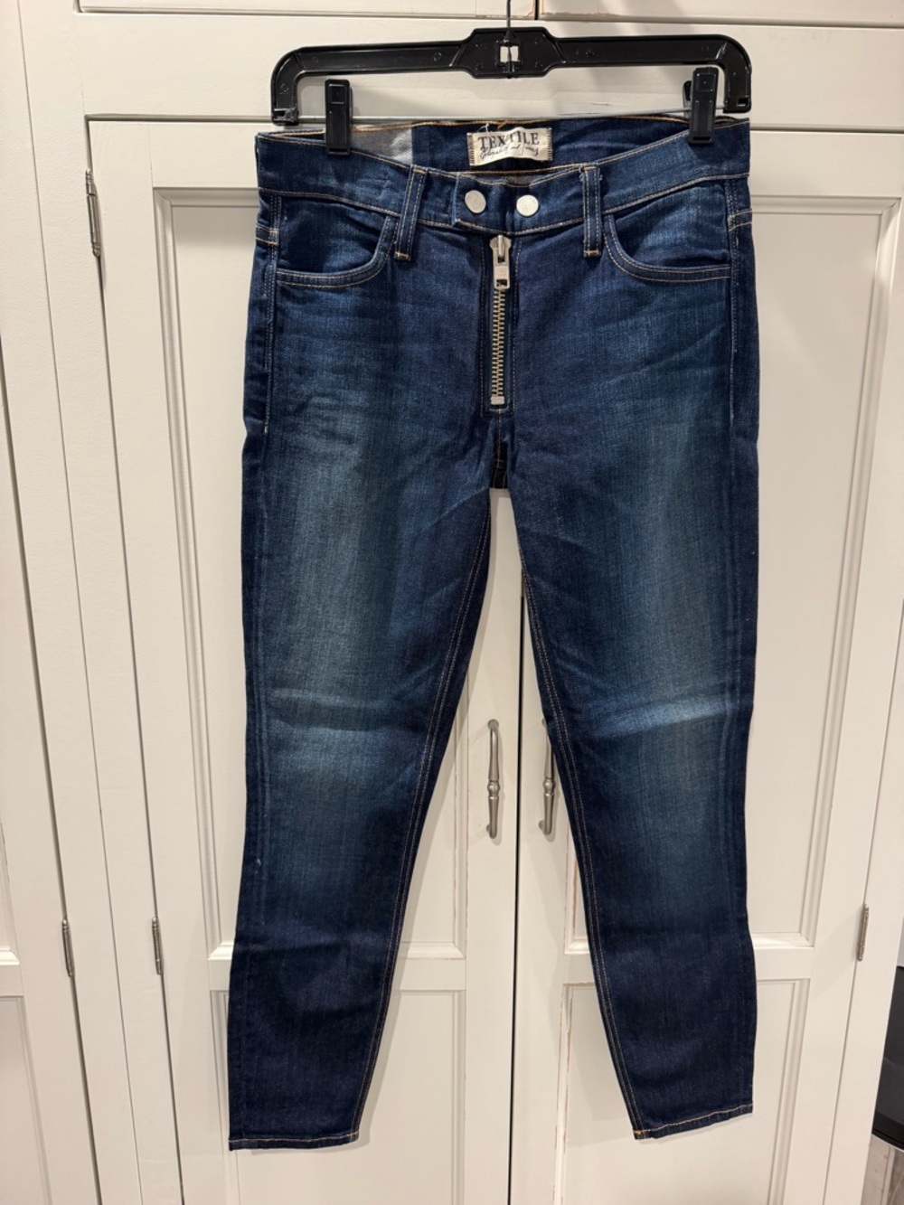 TEXTILE Elizabeth and James Johnny Jeans